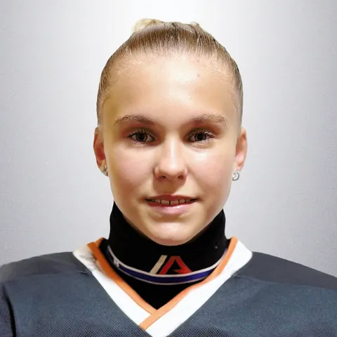 Полина Жукова