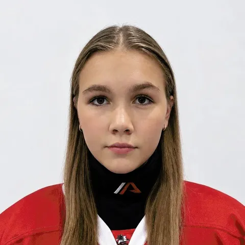 Алена Захарова