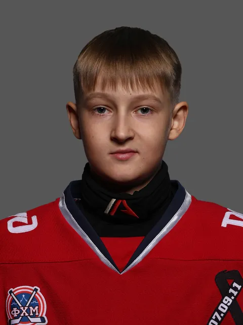 Максим Кузьменков