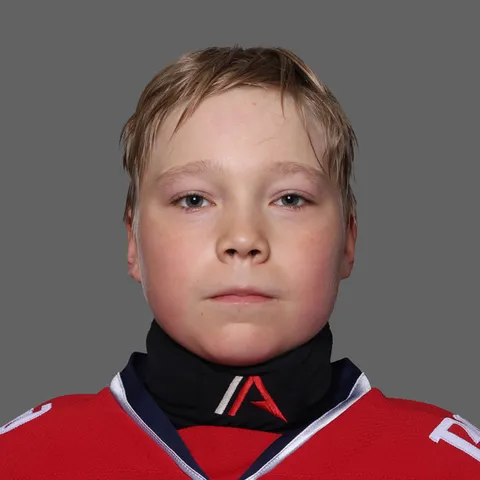 Максим Емельянов